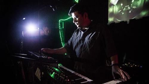 [“LA PREVIA”] CONCIERTO DE MÚSICA ELECTRÓNICA EL SÁBADO 25 A LAS 6:30 PM EN EL ICPNA DE LA MOLINA. INGRESO LIBRE.