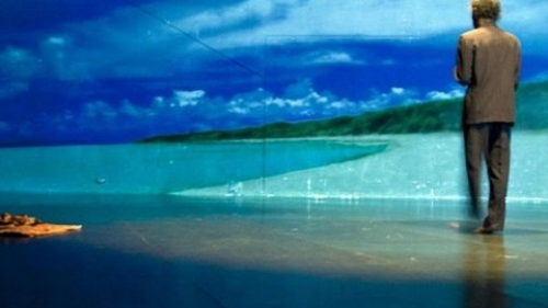 Imágenes que bailan y siguen resurgiendo. Ensayo de Simone de Mello*