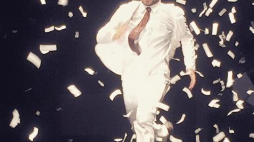 “Fuerza Bruta”: circo, danza, música y más. Arte sin fronteras con el espectador. Del 15 de setiembre al 9 de octubre 2015