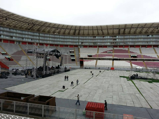 Producción escenario Festival-Revolucion-Caliente-1