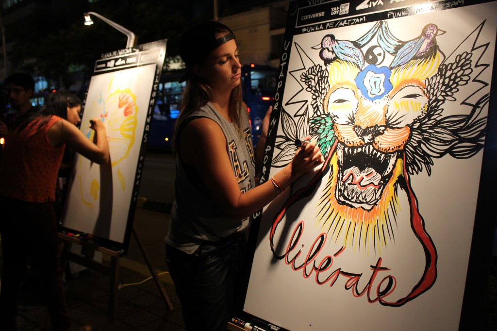 Caro Paz and Vitaminas