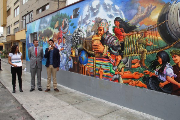 Presentación del mural del concurso “Un Perú diverso en un mundo interconectado”.