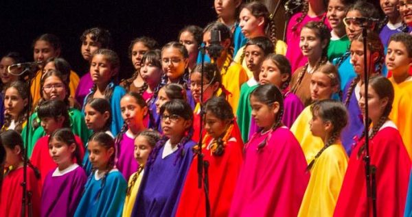 CANTOS DEL ANDE EN EL GRAN TEATRO NACIONAL